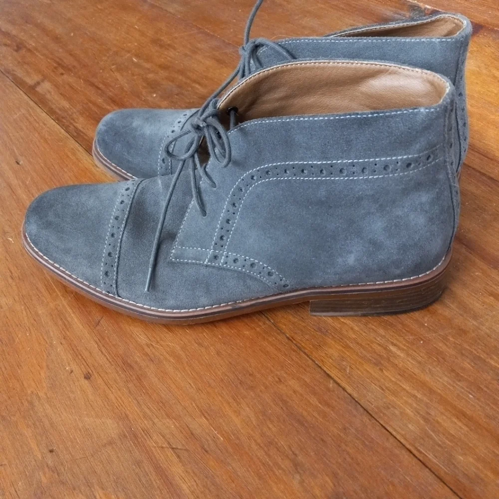 G.H. Bass & Co. Brady Gray Suede Cap Toe Ankle Chukka Boots Men Size 9M